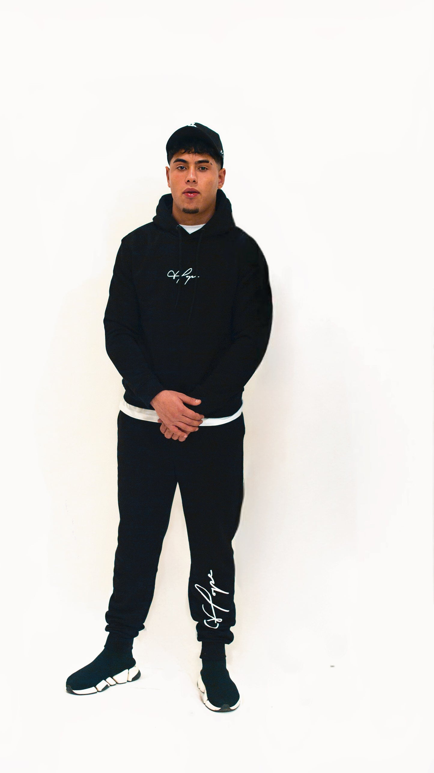 “𝐒𝐈𝐌𝐏𝐋𝐄” 𝐁𝐋𝐀𝐂𝐊